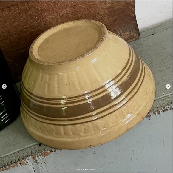 Antique 1930s Yellowware Mixing Bowl Collared Rim Pale Brown Band Double Stripe - Picture 5 of 10